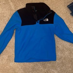 Boys northface pull over